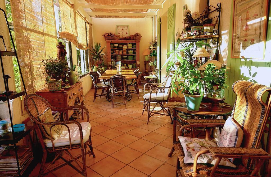 Le Domaine De Saint Veran Orgon Luaran gambar